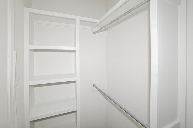 Building Photo - 10424 Tierra Santa Dr