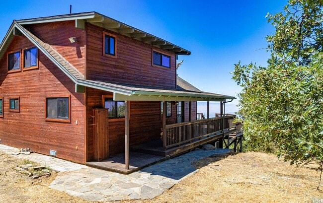 Building Photo - Furnished Mountain Retreat