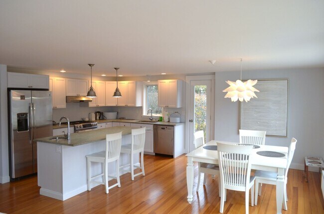 Building Photo - Annisquam Rental on the Water: Chester Square