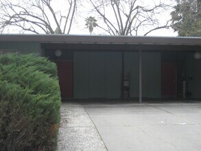 Building Photo - Drake 916-918