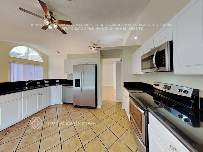 Building Photo - 1140 NW 184th Terrace