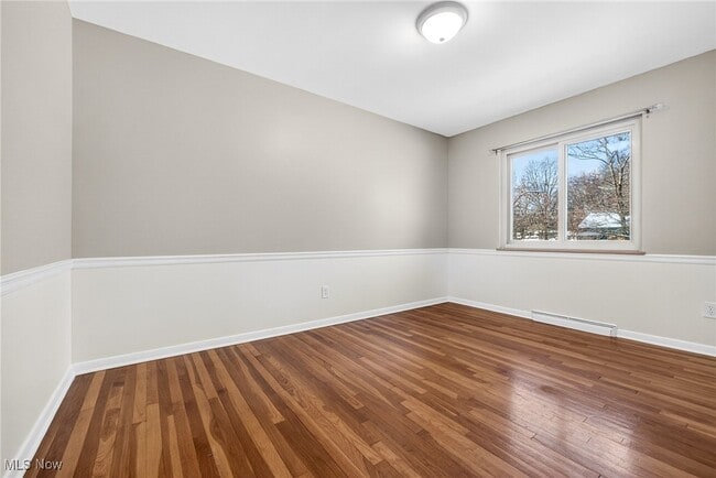 Building Photo - 8310 Broadview Rd