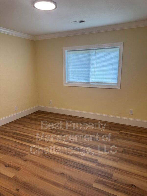 Building Photo - 5281 Usher Dr