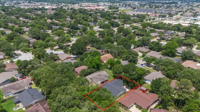 Building Photo - 3902 Marywood Dr