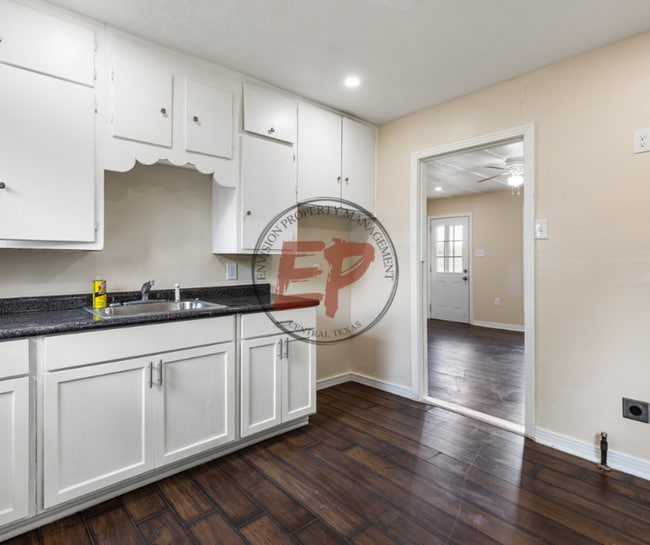 Building Photo - 4717 Meyers Ln