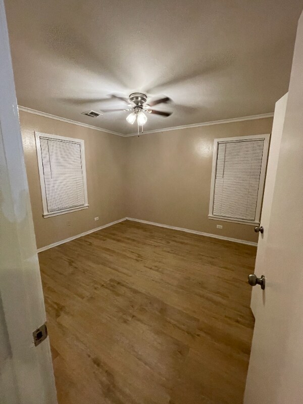 Building Photo - 405 Sheridan St