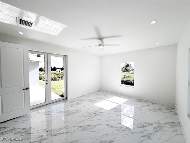 Building Photo - 852 Chipley St E