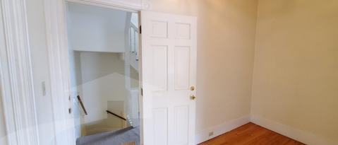 Building Photo - 154 Elm St