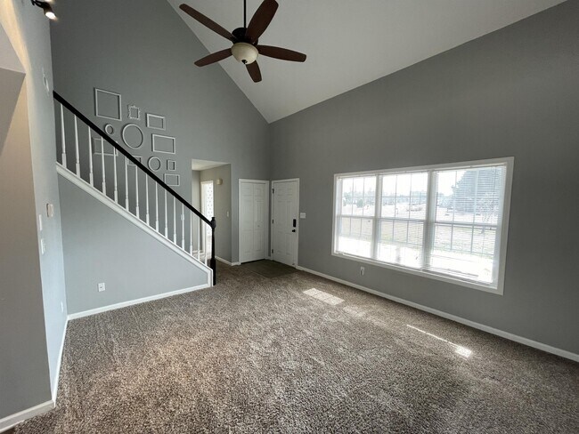 Building Photo - 1331 Middleneck Dr