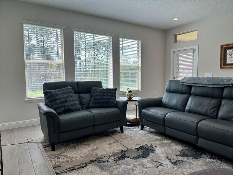 Building Photo - 18386 Oliver Twist Wy