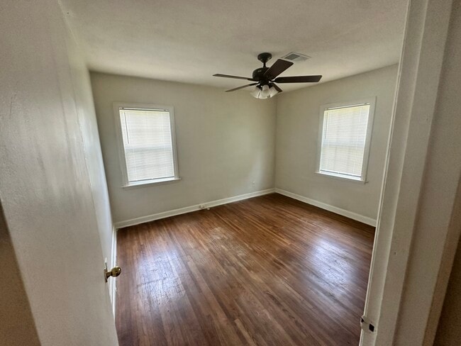 Building Photo - 45 S Bingham St
