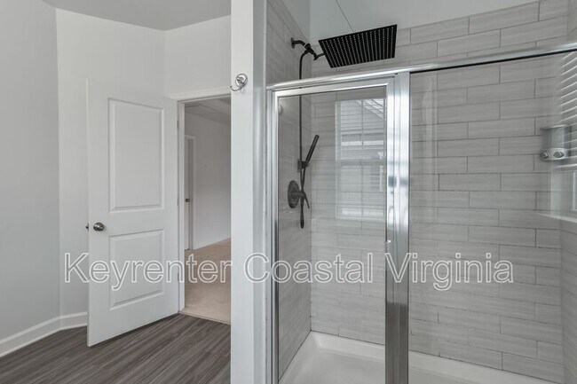 Building Photo - 2115 Belden Ave