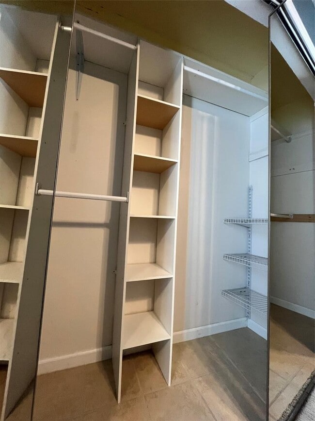 Building Photo - 5906 Green Acres