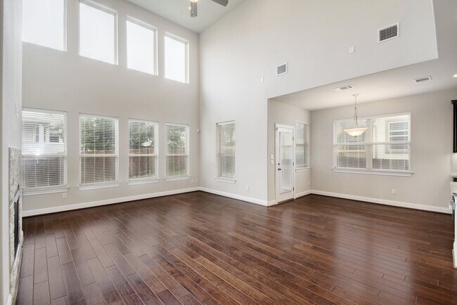 Breakfast Nook Area - 5644 Siragusa Dr