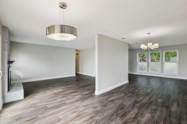 Building Photo - 5900 Gateshead Dr