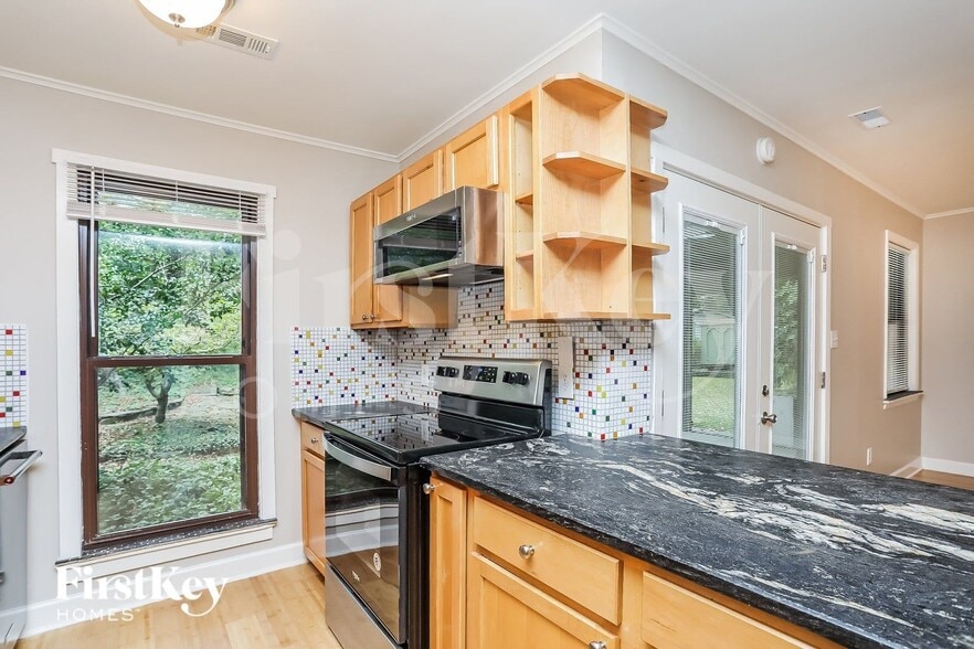 Building Photo - 104 Solway Ct