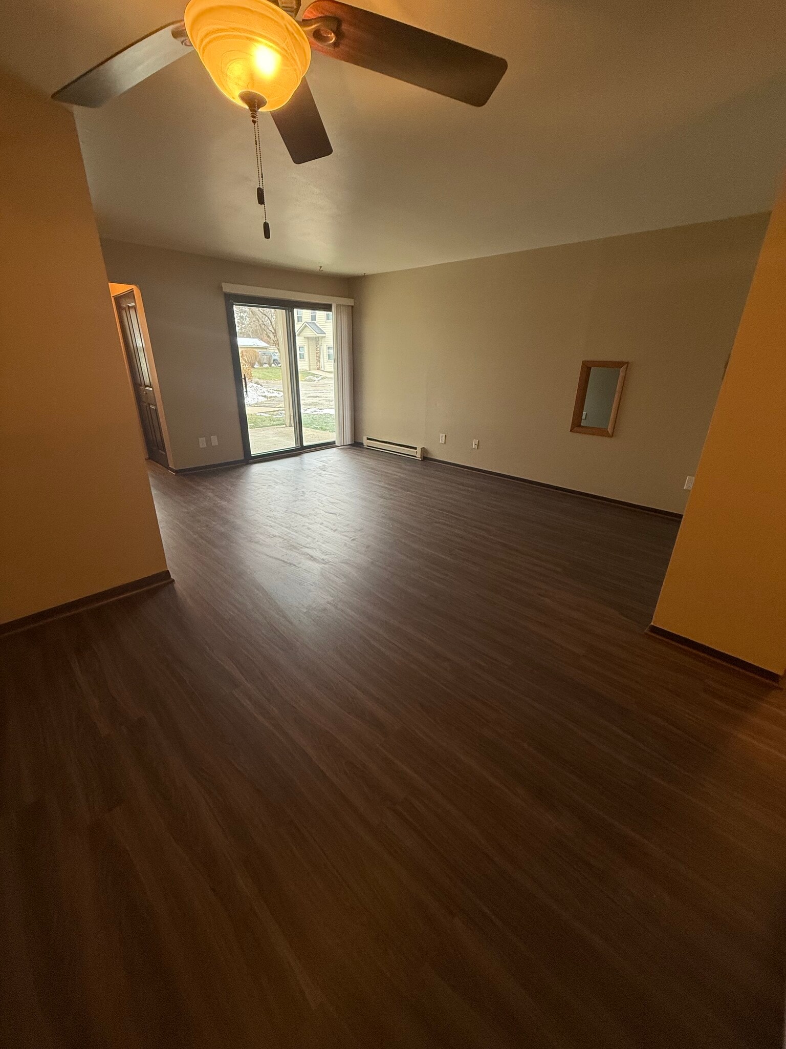 Living Room - Willow Glen Apartments
