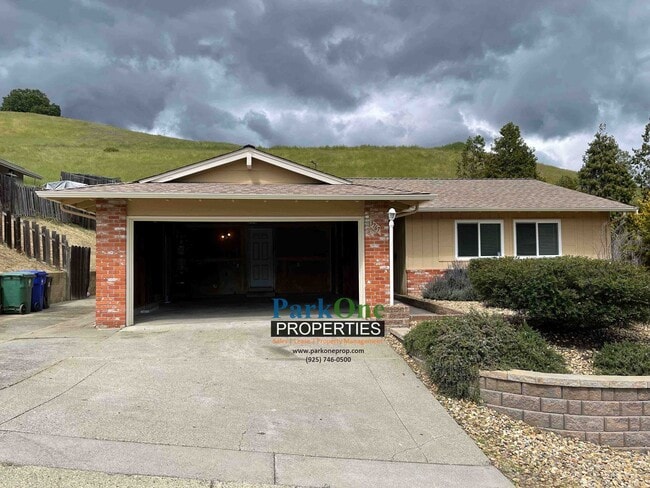 Building Photo - House With Paved Side Yard and Spacious Backyard in Pinole Now Available!!
