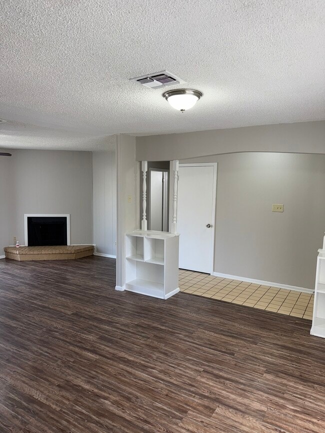 Building Photo - 5015 David Scott Dr