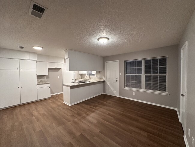 Building Photo - 4708 Pinson Dr