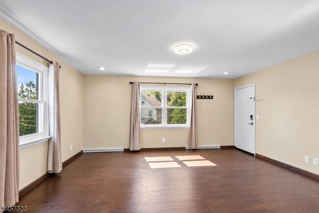 Building Photo - 58 Jardine Rd