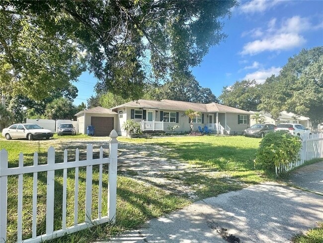 Building Photo - 3904 W Euclid Ave