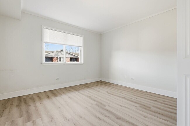 Building Photo - 382 Oak Trails Rd