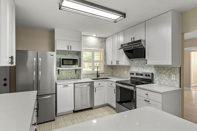 Building Photo - Renovated Winter Park Pines Home for Lease