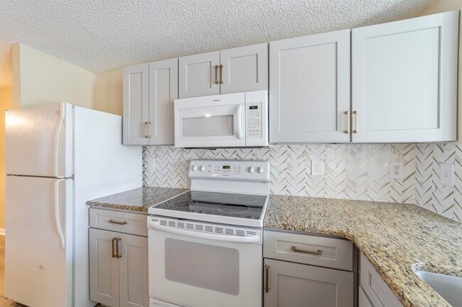 Building Photo - 4000 Grande Vista Blvd
