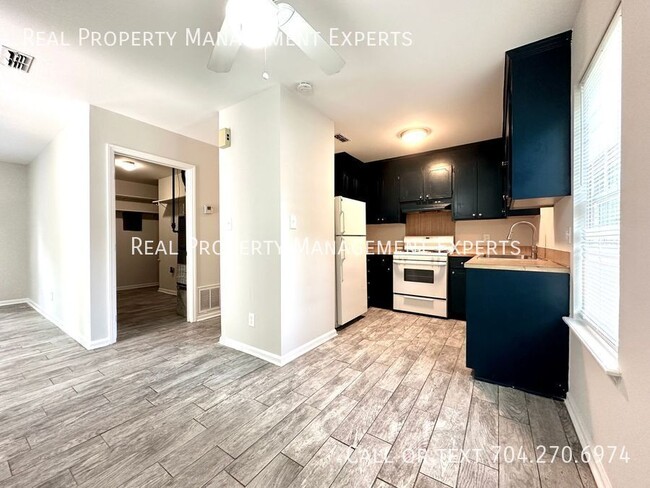 Building Photo - 6850 Delta Lake Dr