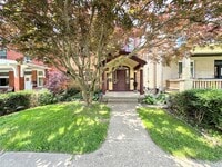 Building Photo - 207 Giffin Ave