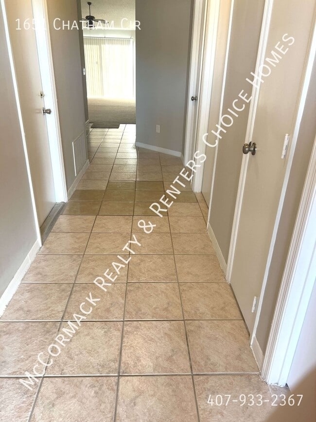 Building Photo - 1651 Chatham Cir