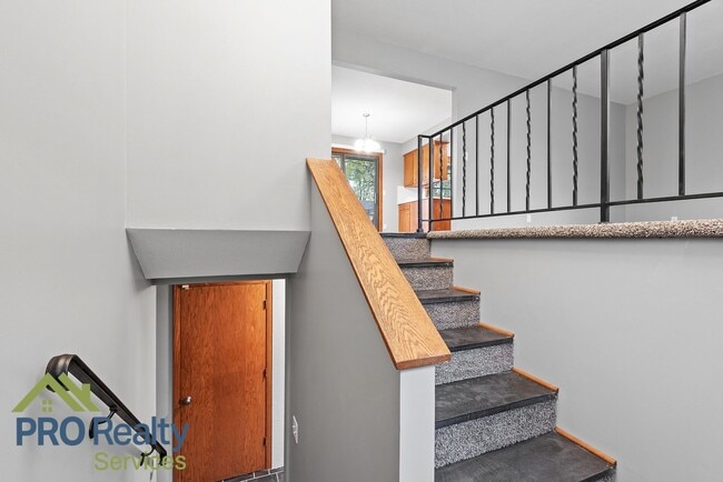 Building Photo - 3 Bedroom Plus Den Home