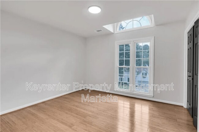 Building Photo - 991 Gentry Ln