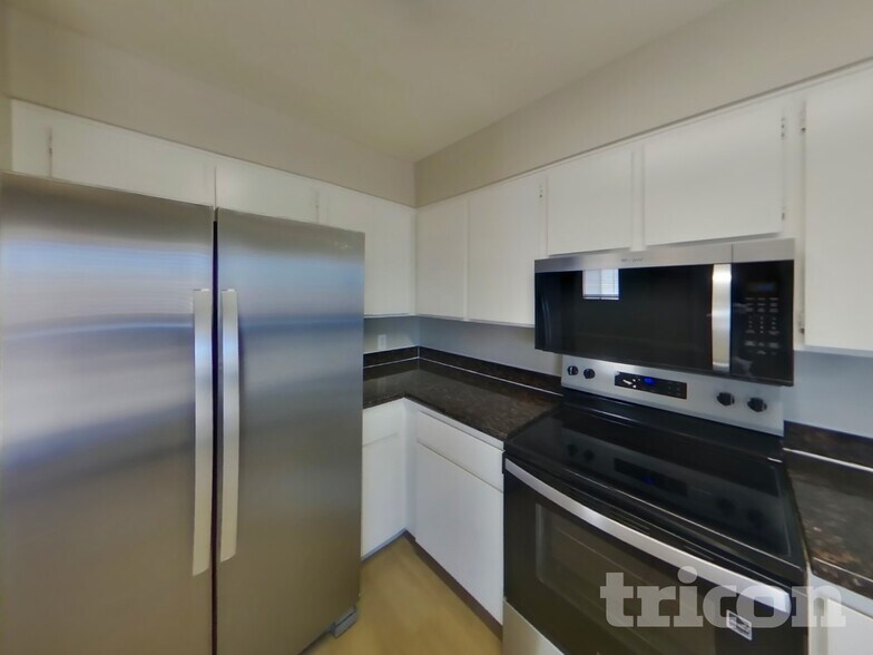 Building Photo - 7331 W Mountain View Rd