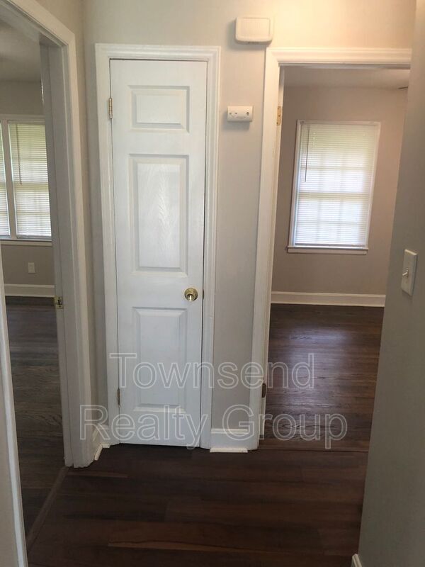 Building Photo - 3024 Amity Garden Ct