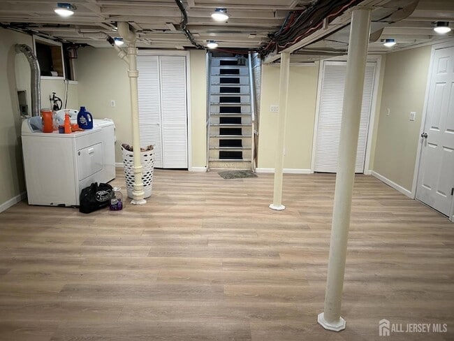 Building Photo - 30 Cypress St