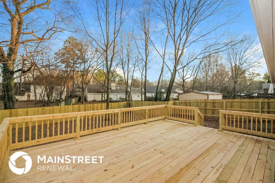 Building Photo - 1086 Trappers Cove