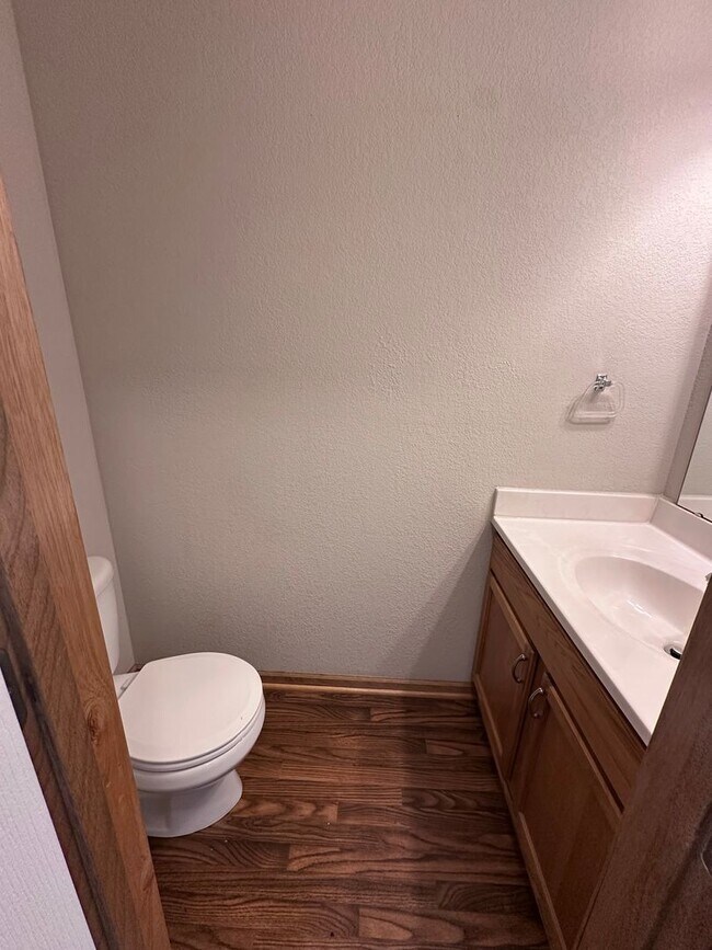 Building Photo - AD-19