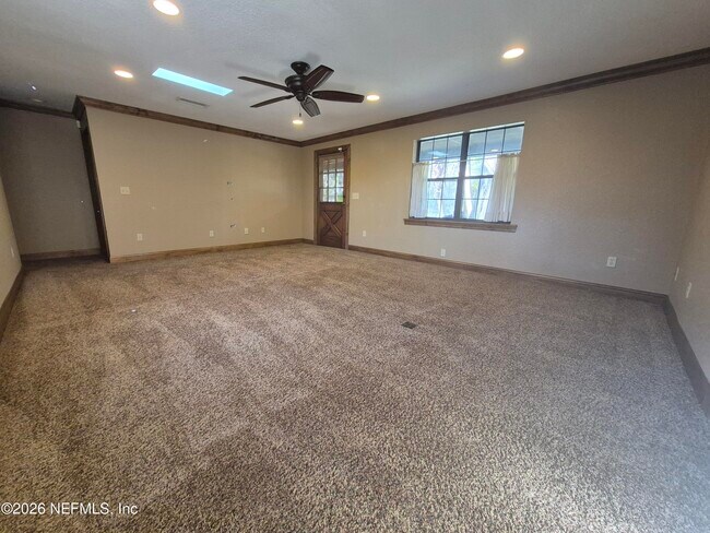 Building Photo - 1729 Coulee Ave