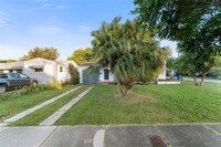 Building Photo - 4101 NW 11th Ct