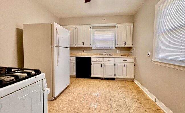 Building Photo - 1654 O Brien St