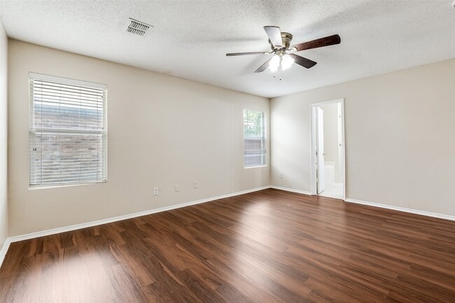 Building Photo - 2232 White Pine Dr