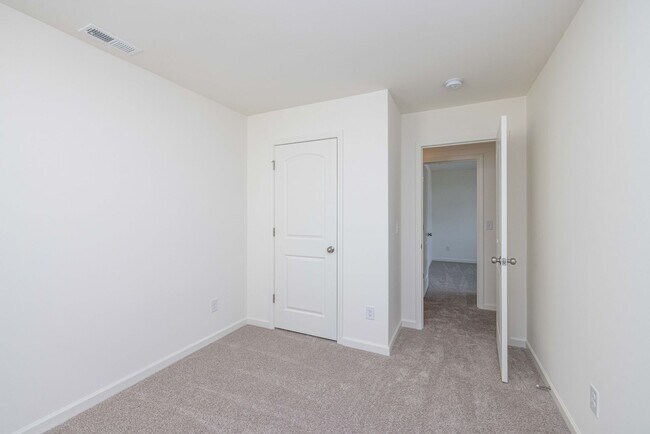 Building Photo - 4 Bedroom Home Piedmont School District - ...