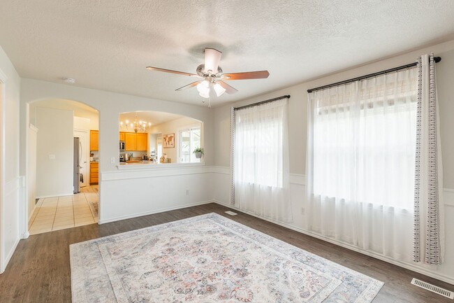 Building Photo - Just listed home for rent!