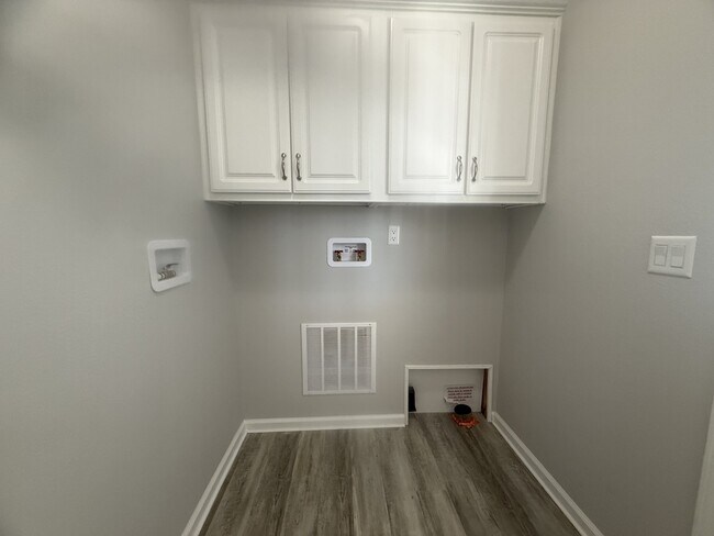 Building Photo - 39248 US Hwy 19 N