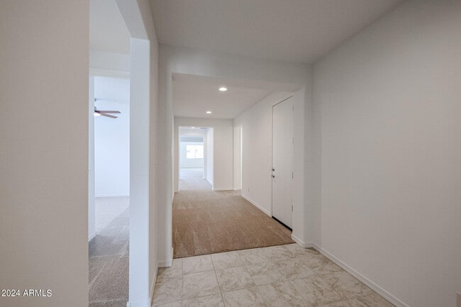 Building Photo - 8752 W Medlock Dr