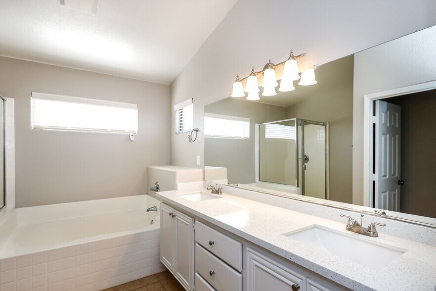 Building Photo - 3590 Bella Sovana Ct
