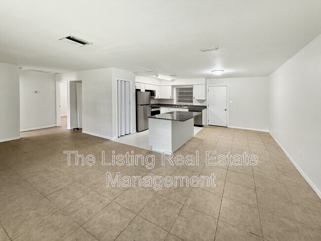 Building Photo - 6805 Mathers Ln