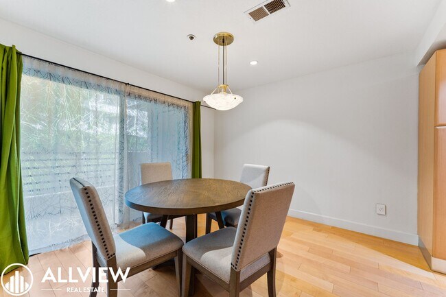 Building Photo - Fully Furnished Condo (2 Bed/2 Bath + Den) Nestled in the Coveted Newport Heights Community!